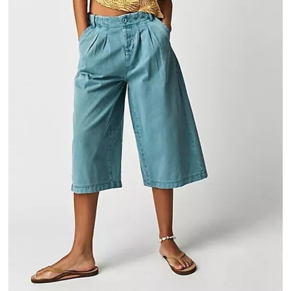 Free People Hard Rain Distressed Blue High Rise Wide Crop Gaucho Pants NWOT Sz 0